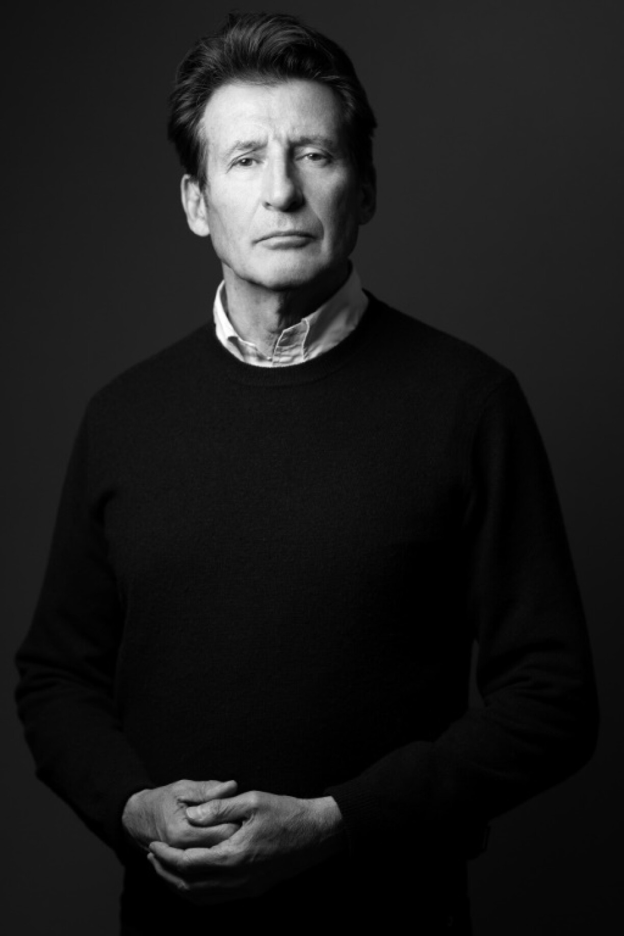 Le Britannique Sebastian Coe, candidat à la présidence du CIO, lors d'uine séance photo dans le studio de l'AFP le 31 janvier 2025 Place de la Bourse à Paris