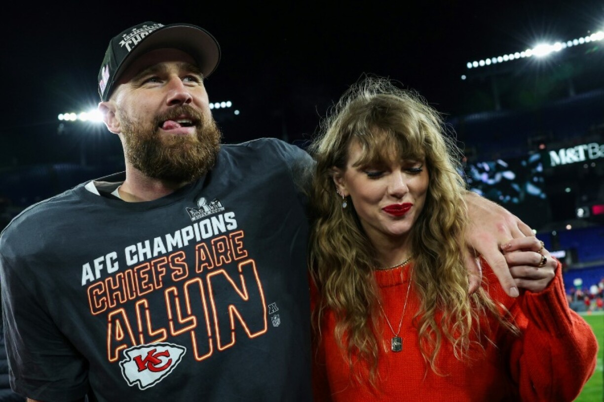 Travis Kelce et Taylor Swift, le 28 janvier 2024 à Baltimore, dans le Maryland