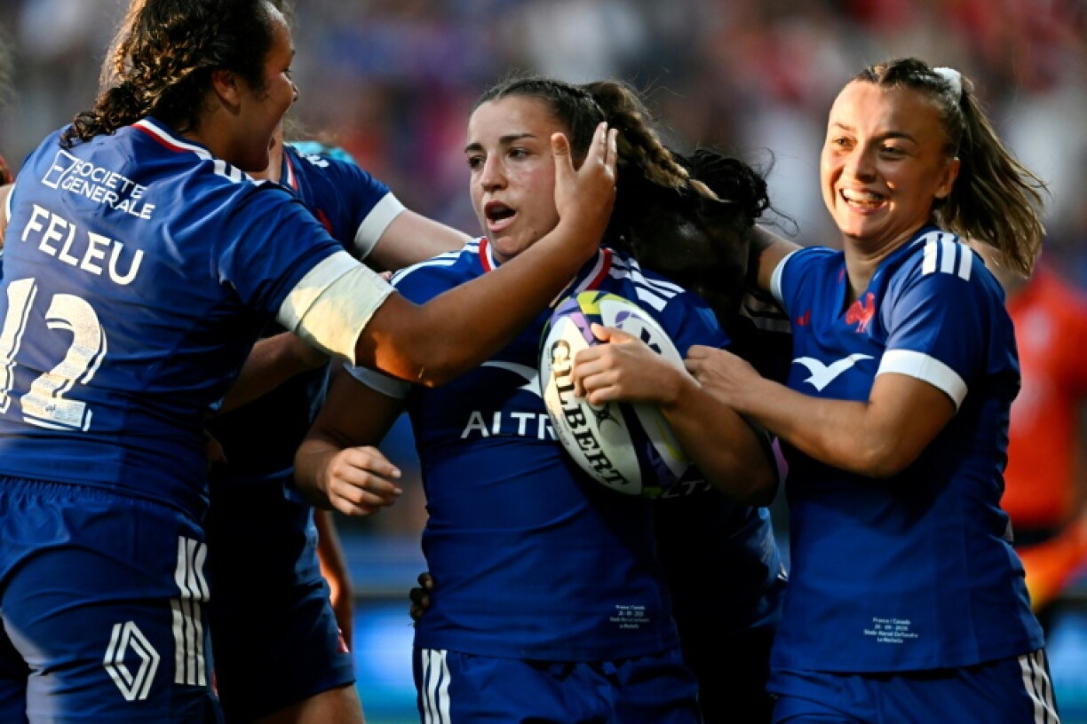 La Française Alexandra Chambon (c), autrice d'un essai contre le Canada lors des Women XV Global Series, le 26 septembre 2026 à La Rochelle