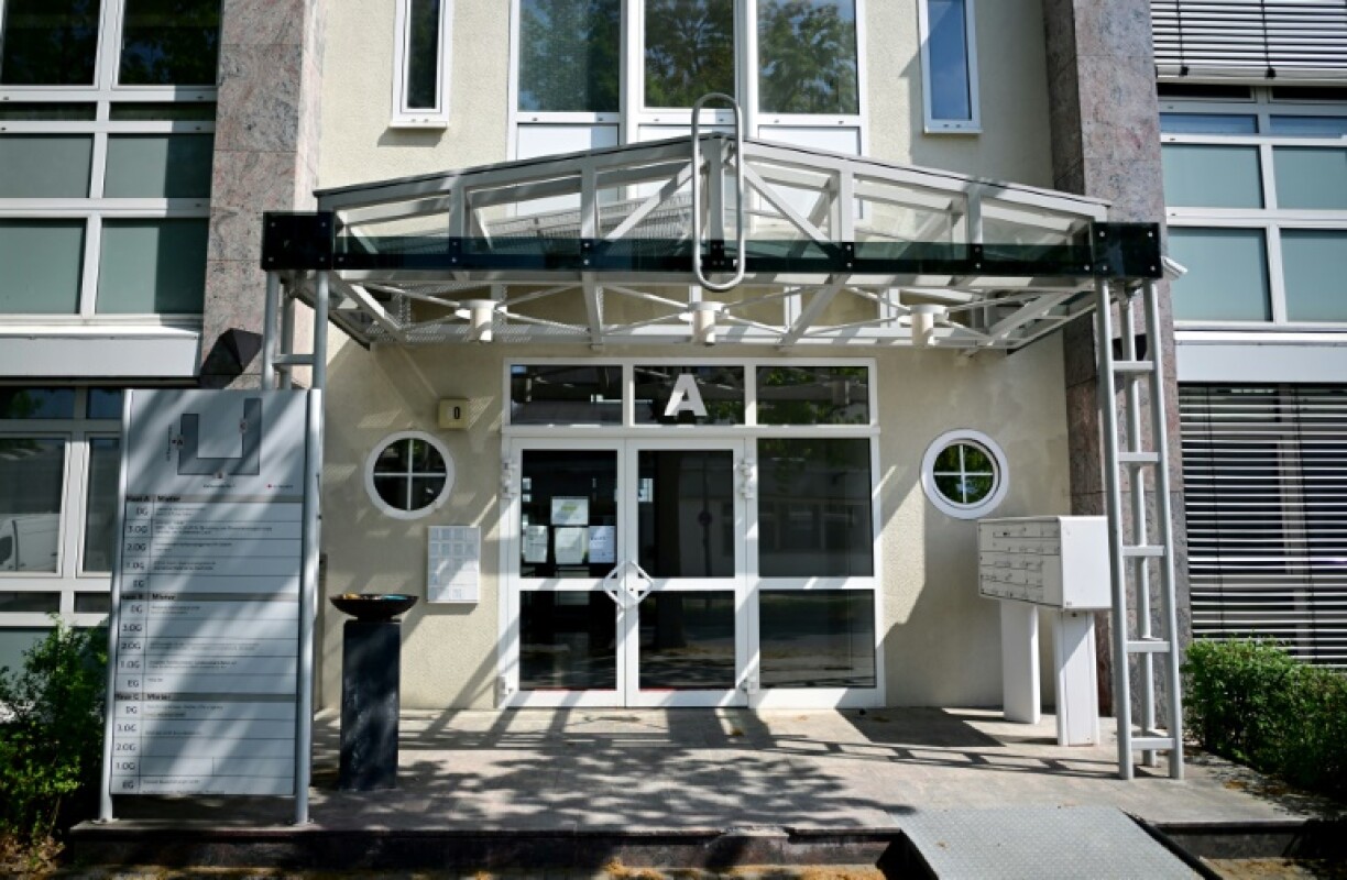 L'entrée d'un bâtiment abritant le siège du parti d'extrême droite allemand Alternative pour l'Allemagne (AfD) à Berlin, le 2 mai 2025