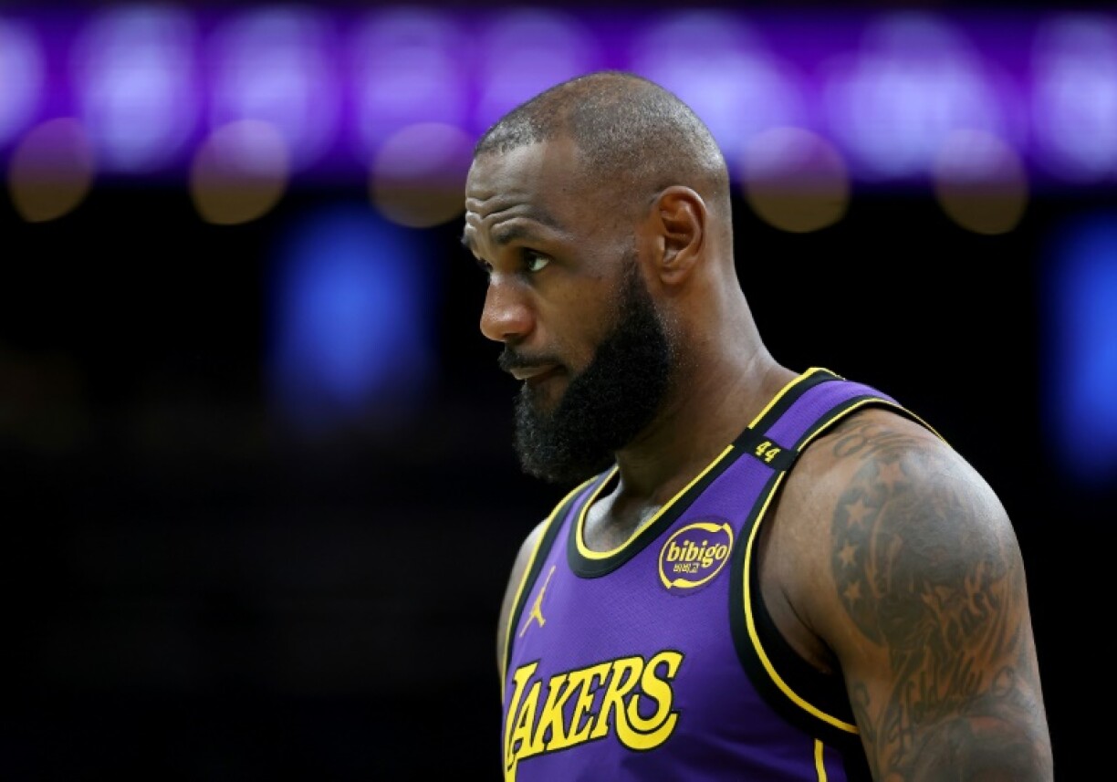 LeBron James of the Los Angeles Lakers is reportedly expected to miss at least one to two weeks with a groin injury