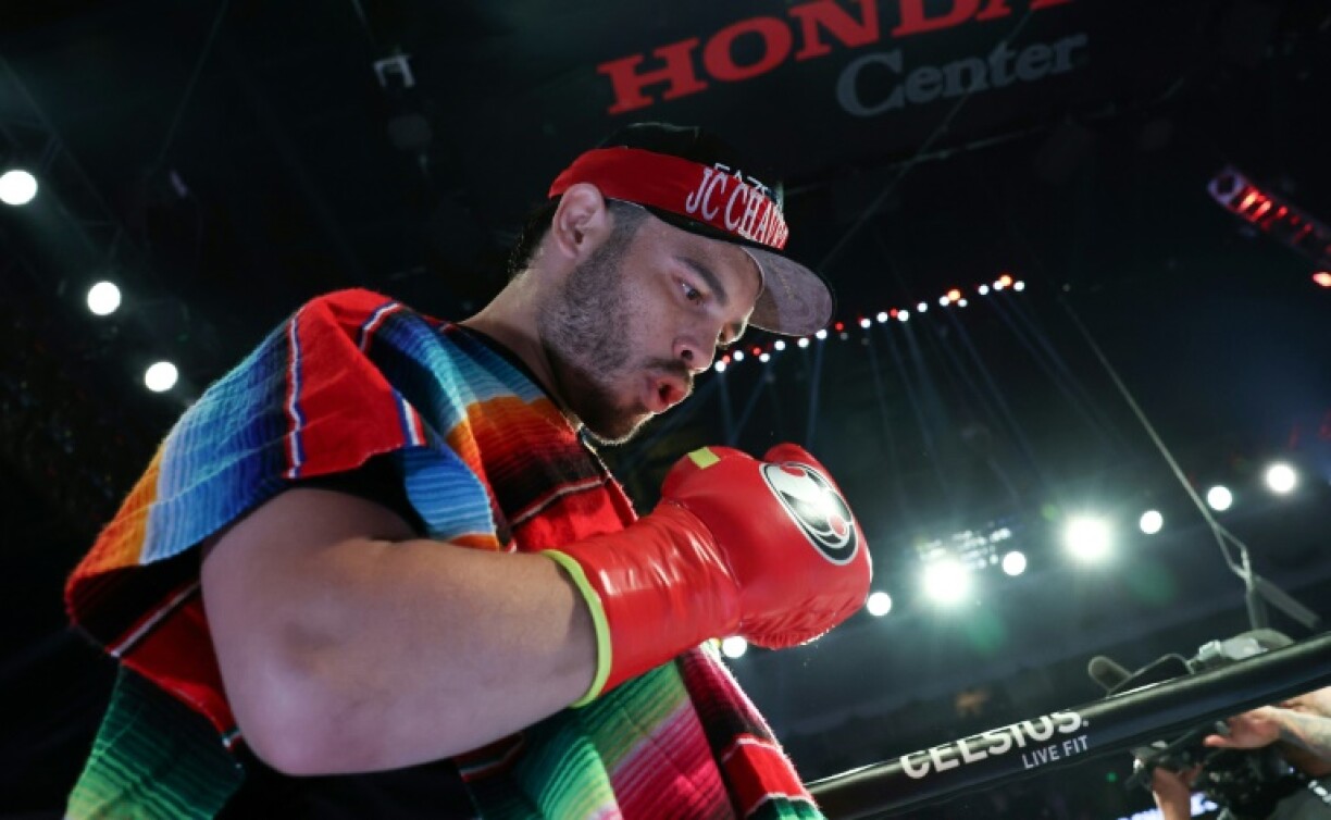 US authorities accuse Mexican boxer Julio Cesar Chavez Jr. of making fraudulent statements on his application for permanent residency in the United States