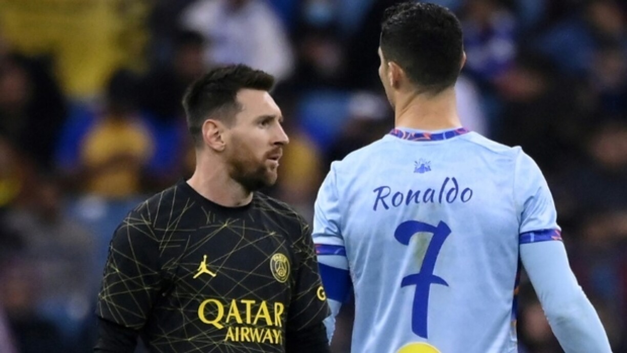 Lionel Messi et Cristiano Ronaldo, lors d'un match de gala entre le Paris Saint-Germain et une sélection de joueurs évoluant en Arabie saoudite, le 19 janvier 2023 au King Fahd Stadium à Ryad