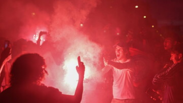 Des supporters du PSG célèbrent la victoire du club en Ligue des Champions, le 30 mai 2026 à Paris