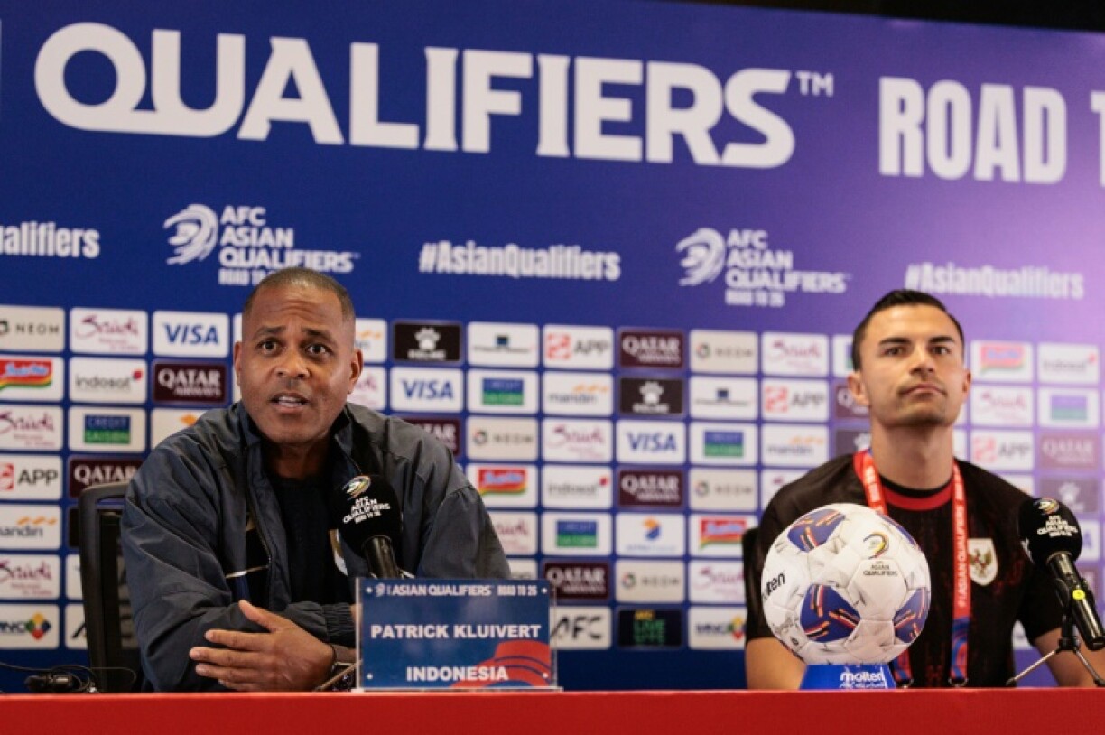 Indonesia are coached by Patrick Kluivert (left)