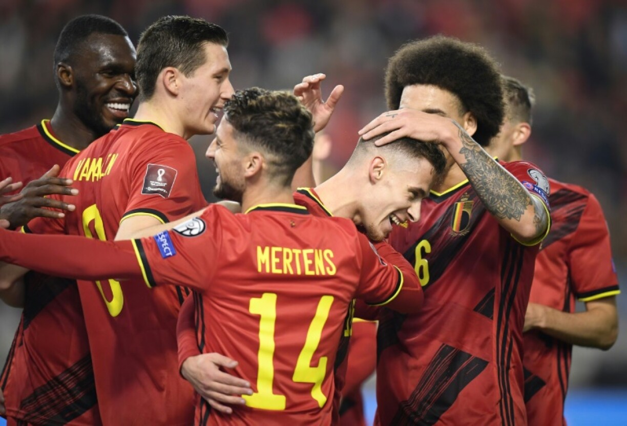 La joie des Belges après le 3e but marqué par le milieu de terrain Thorgan Hazard face à l'Estonie, lors des éliminatoires de la Coupe du monde 2022 au Qatar, le 13 novembre 2021 à Bruxelles