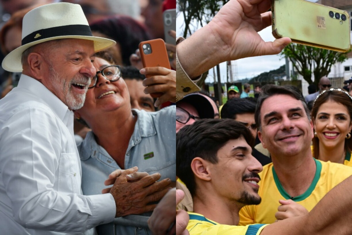 Le président brésilien Luiz Inacio Lula da Silva (g), candidat à sa réélection, posant avec un soutien à Rio de Janeiro, le 23 mai 2026, et son adversaire Flavio Bolsonaro (d) faisant de même lors d'un meeting à Juiz de Fora, le 9 septembre 2026