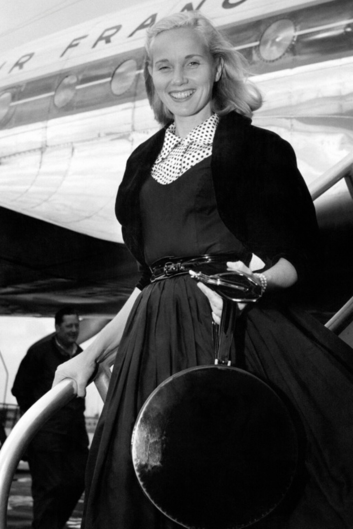 Eva Marie Saint gave birth to her eldest son two days after receiving the Academy Award for Best Supporting Actress