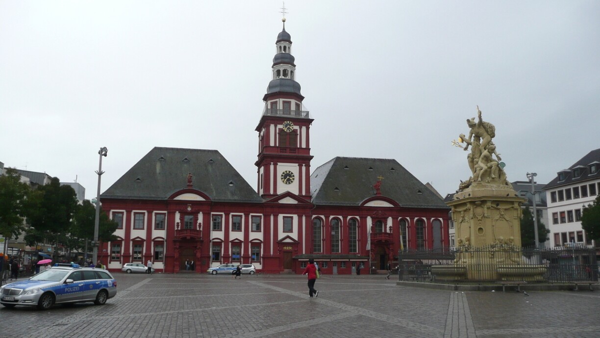 Symbolbild vun der Maartplaz zu Mannheim