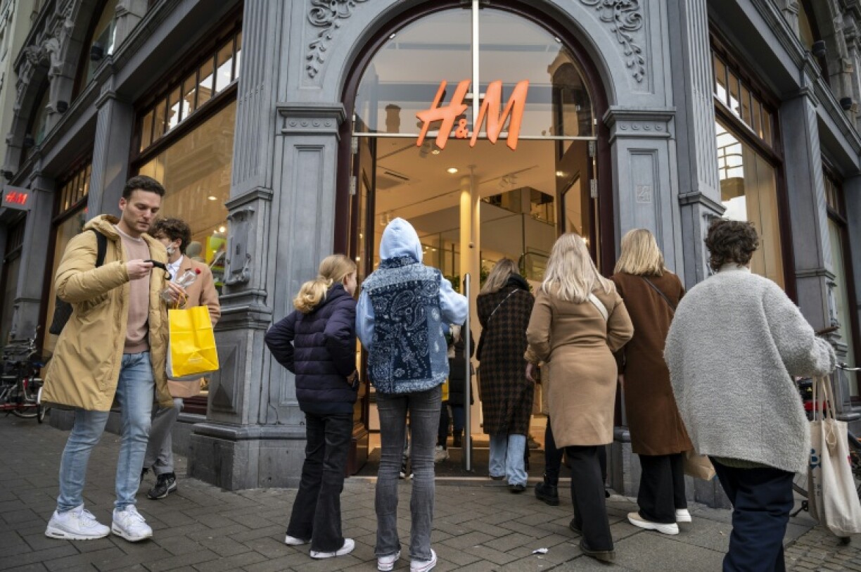 Dutch shoppers feel the pinch