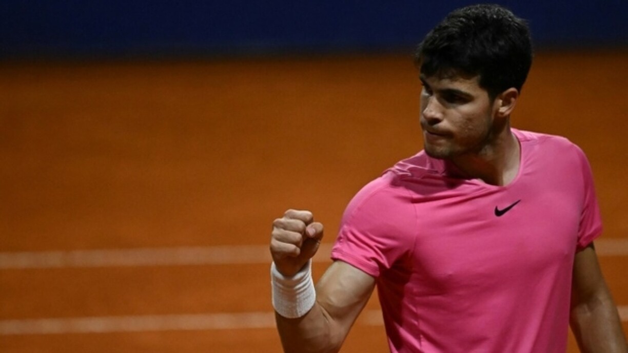 Le joueur de tennis espagnol Carlos Alcaraz célèbre un point lors de l'Open d'Argentine à Buenos Aires, le 15 février 2023