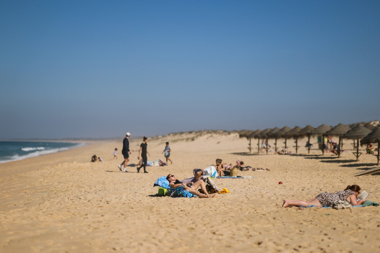 La plage de Carvalhal, au Portugal, sur la
