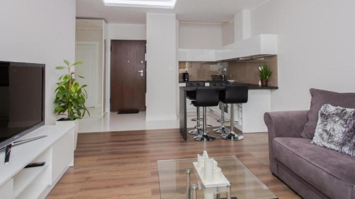 L'appartement était annoncé comme meublé et situé à Viville.