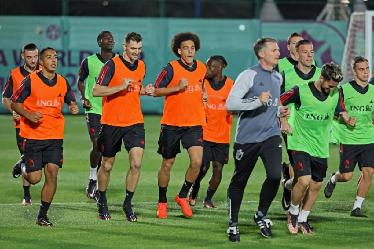 Lesjoueurs belges s'entraînent au camp de base de Salwa Beach, au sud-ouest de Doha, le 21 novembre 2022