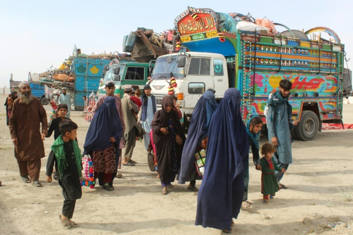 Islamabad wants to deport 800,000 Afghans