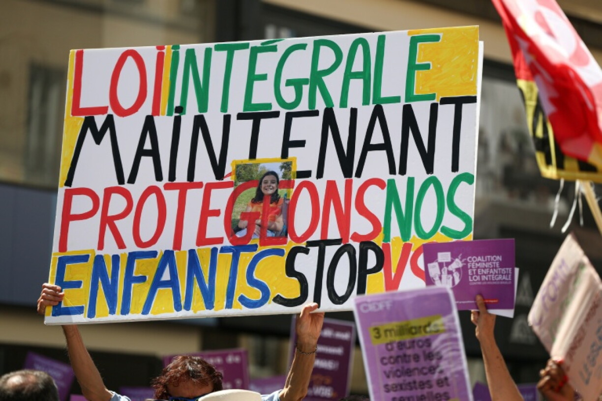 Dans la manifestation à Paris, samedi 4 juillet 2026