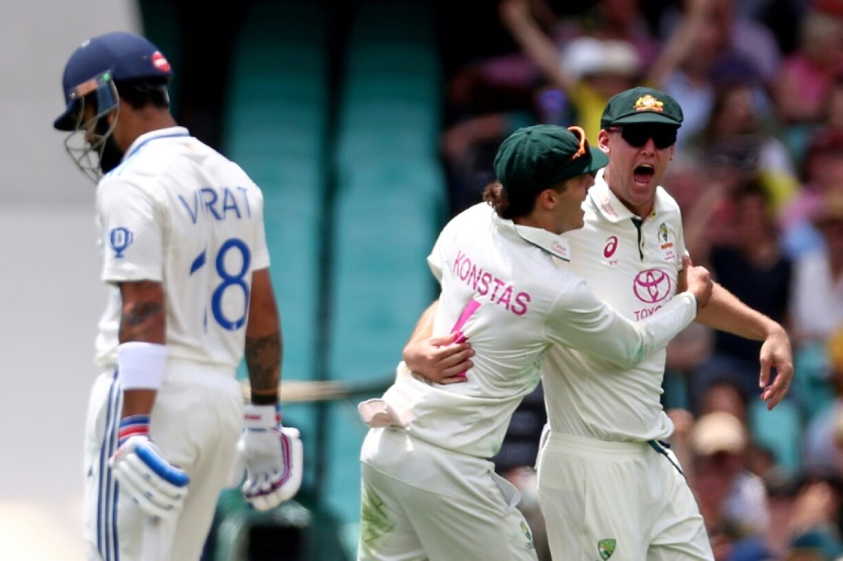 India's Virat Kohli (L) was out cheaply again in the fifth Test against Australia