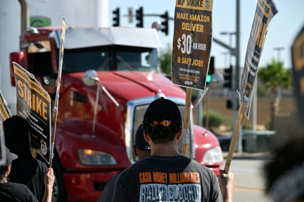 The Teamsters union is backing legislation limiting the spread of automation, despite which governors in California and Colorado have vetoed bills that would ban autonomous trucks from public roads