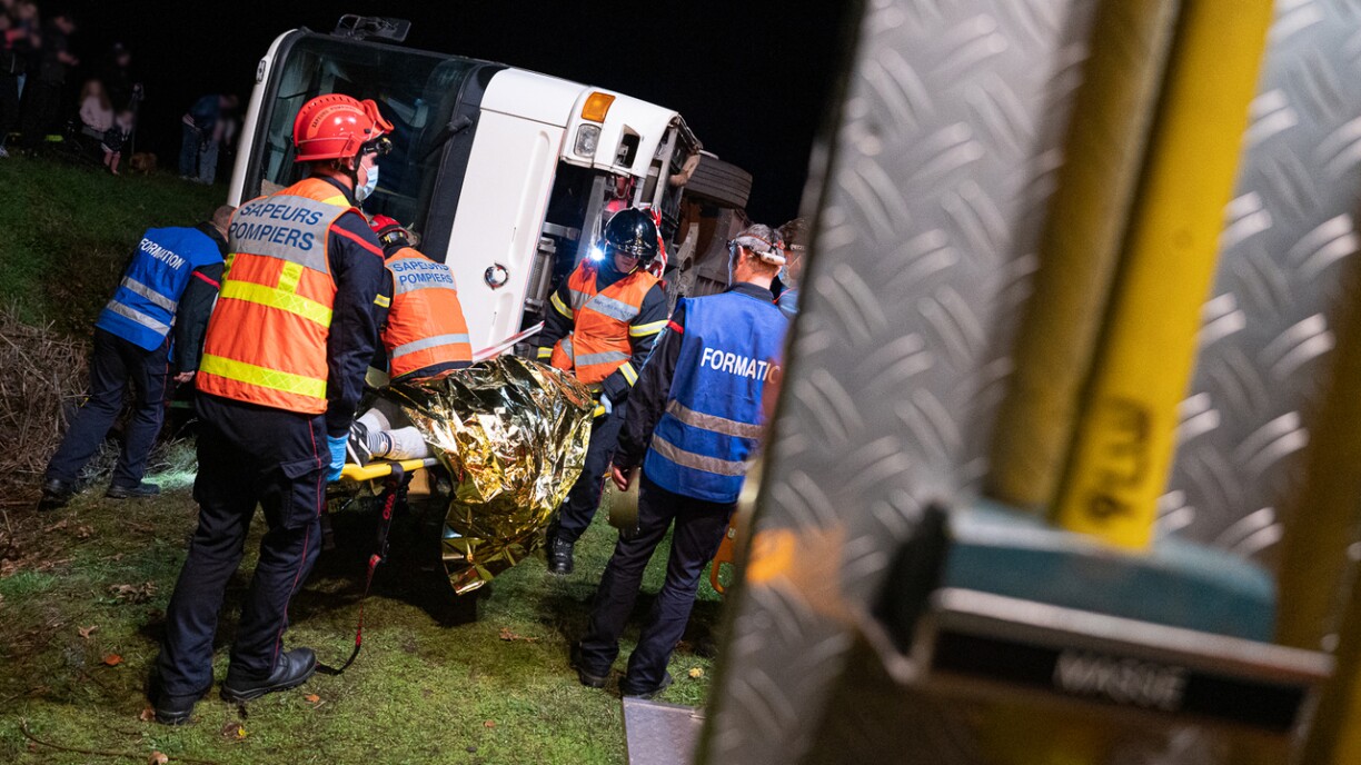 Un bus a été mis sur le flanc lors de cet exercice exceptionnel.