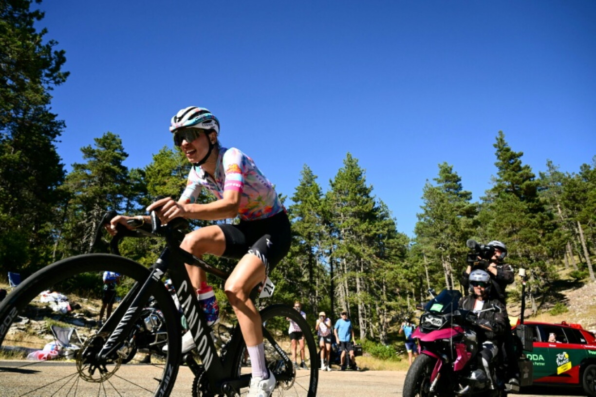 La Polonaise Kasia Niewiadoma vainqueur de l'étape du Ventoux et nouvelle porteuse du maillot jaune du Tour de France femmes, le 7 août 2026