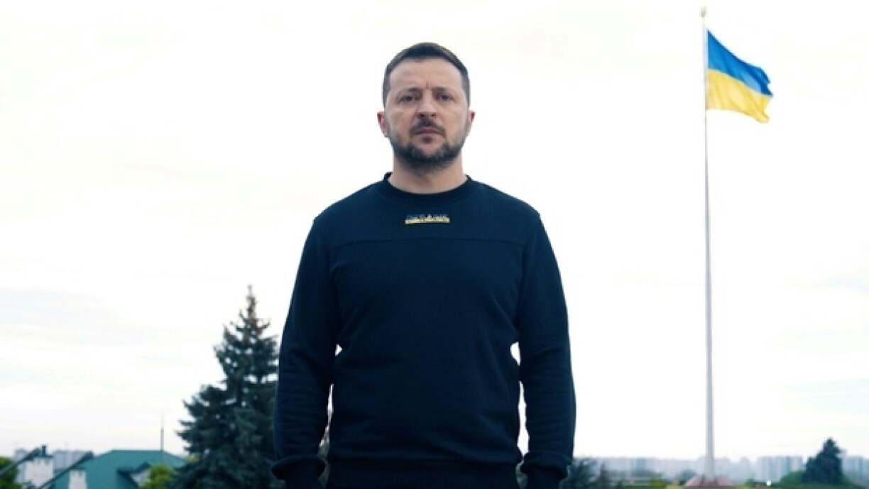 Le président ukrainien Volodymyr Zelensky lors des célébrations de la victoire sur l'Allemagne nazie pendant la Seconde guerre mondiale, le 8 mai 2023 à Kiev