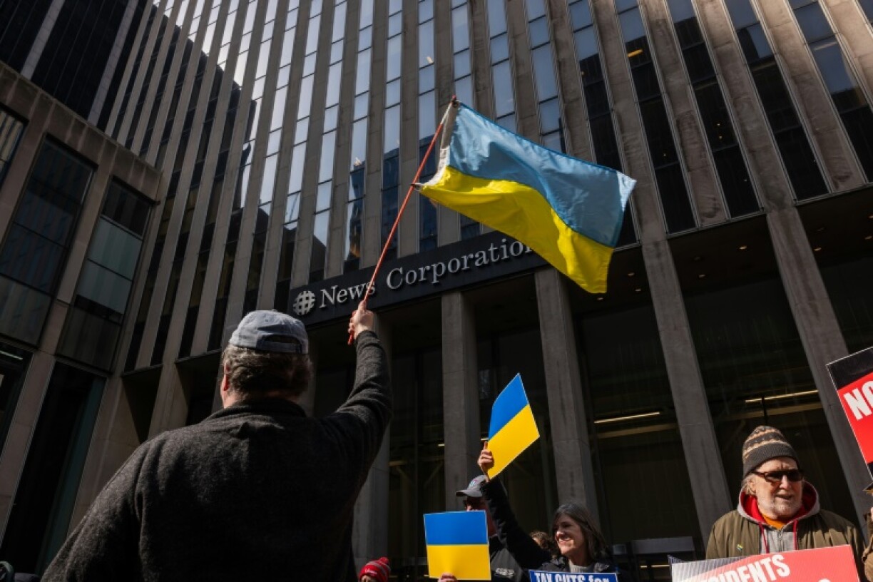 Pro-Ukrainian demonstrators gather in New York as Trump adresses the US Congress