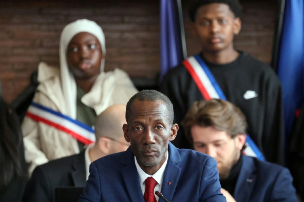 Le nouveau maire de Saint-Denis, au nord de Paris, Bally Bagayoko, lors du conseil municipal le 21 mars 2026