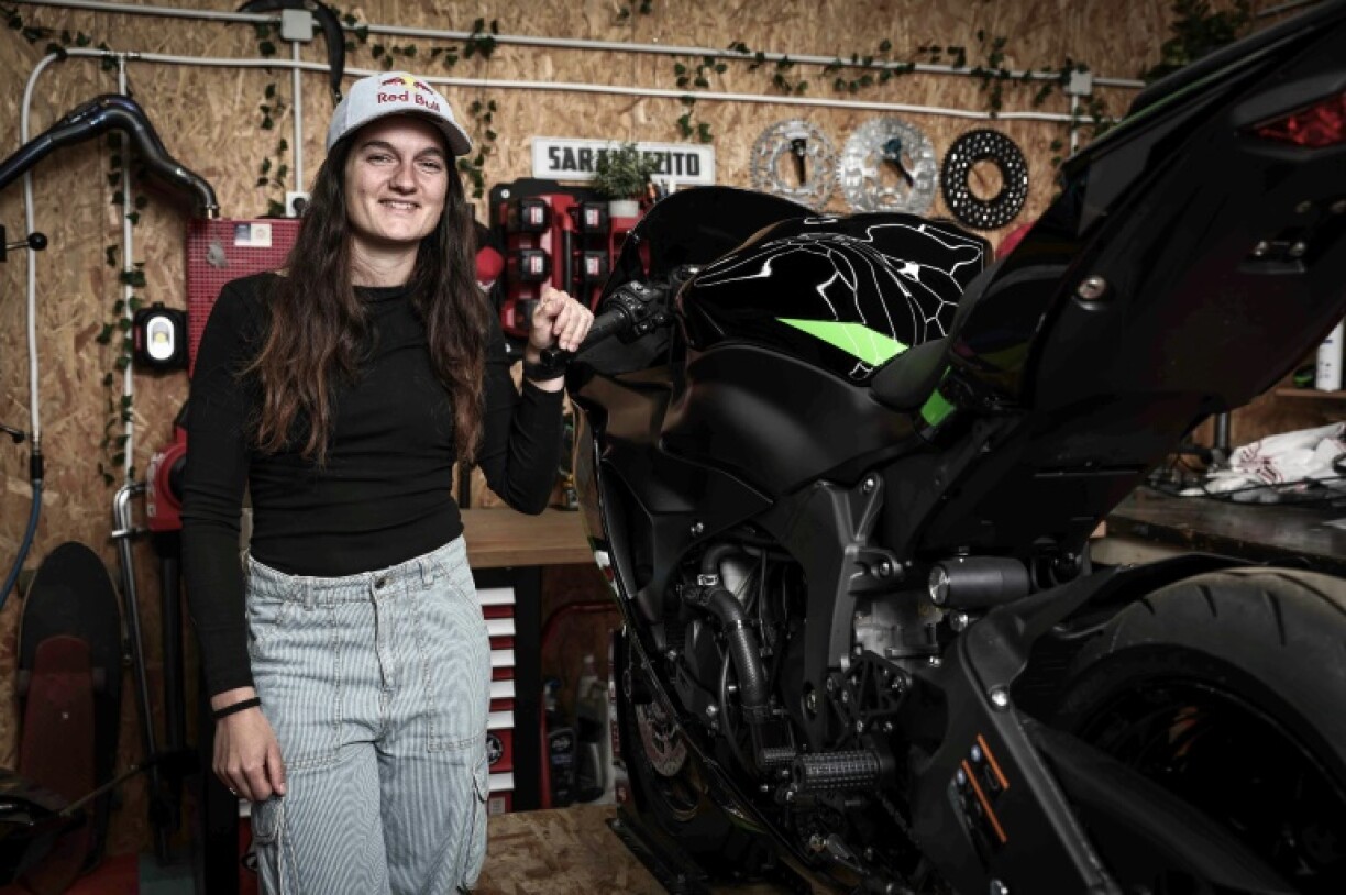 Sarah Lezito dans son atelier près d'Epernay, le 22 mai 2025