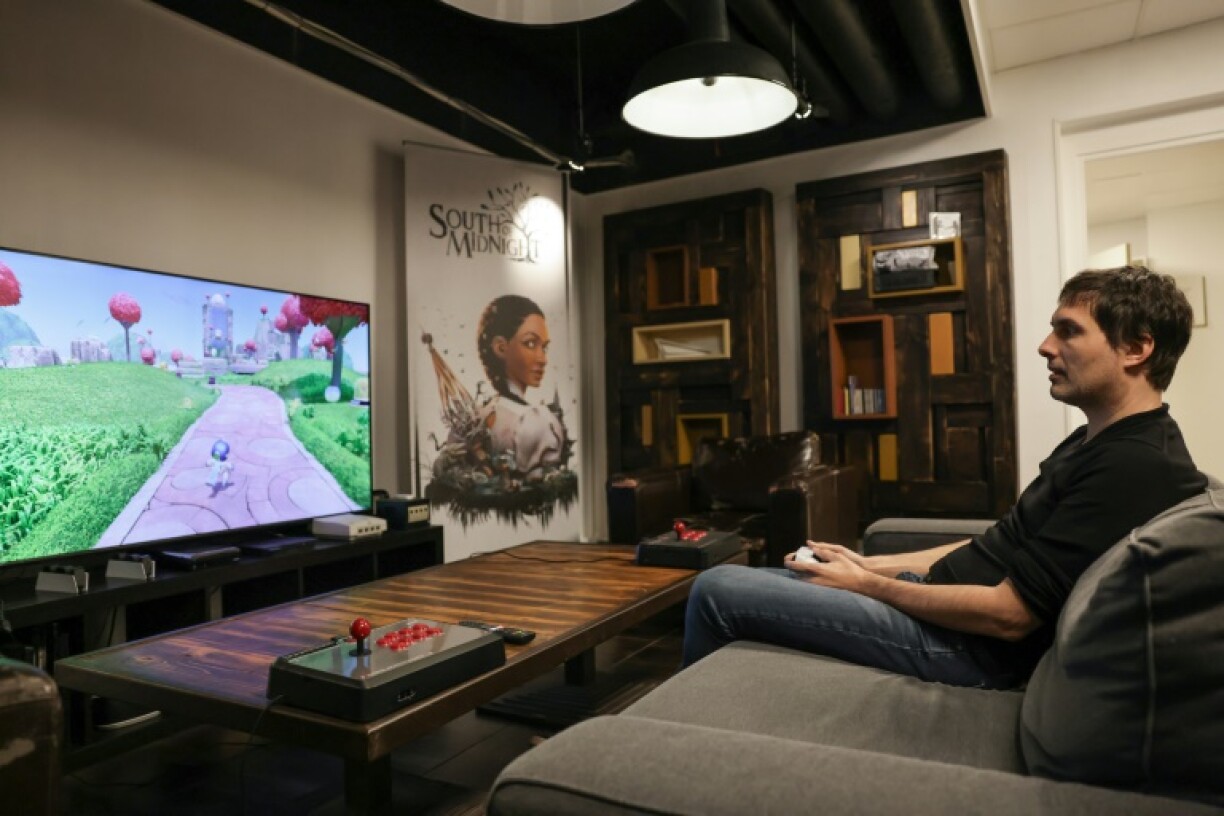Deriviere's studio also has plenty of space for gaming