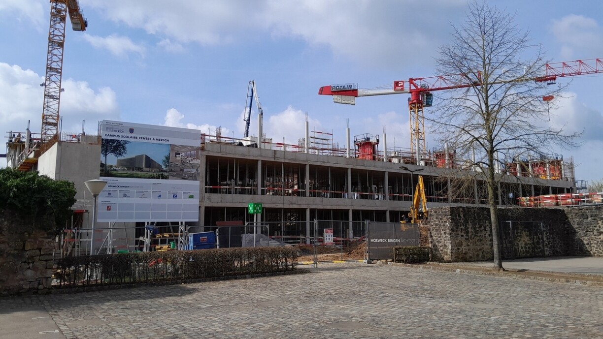 Déi nei Primärschoul entsteet direkt nieft der Gemeng.