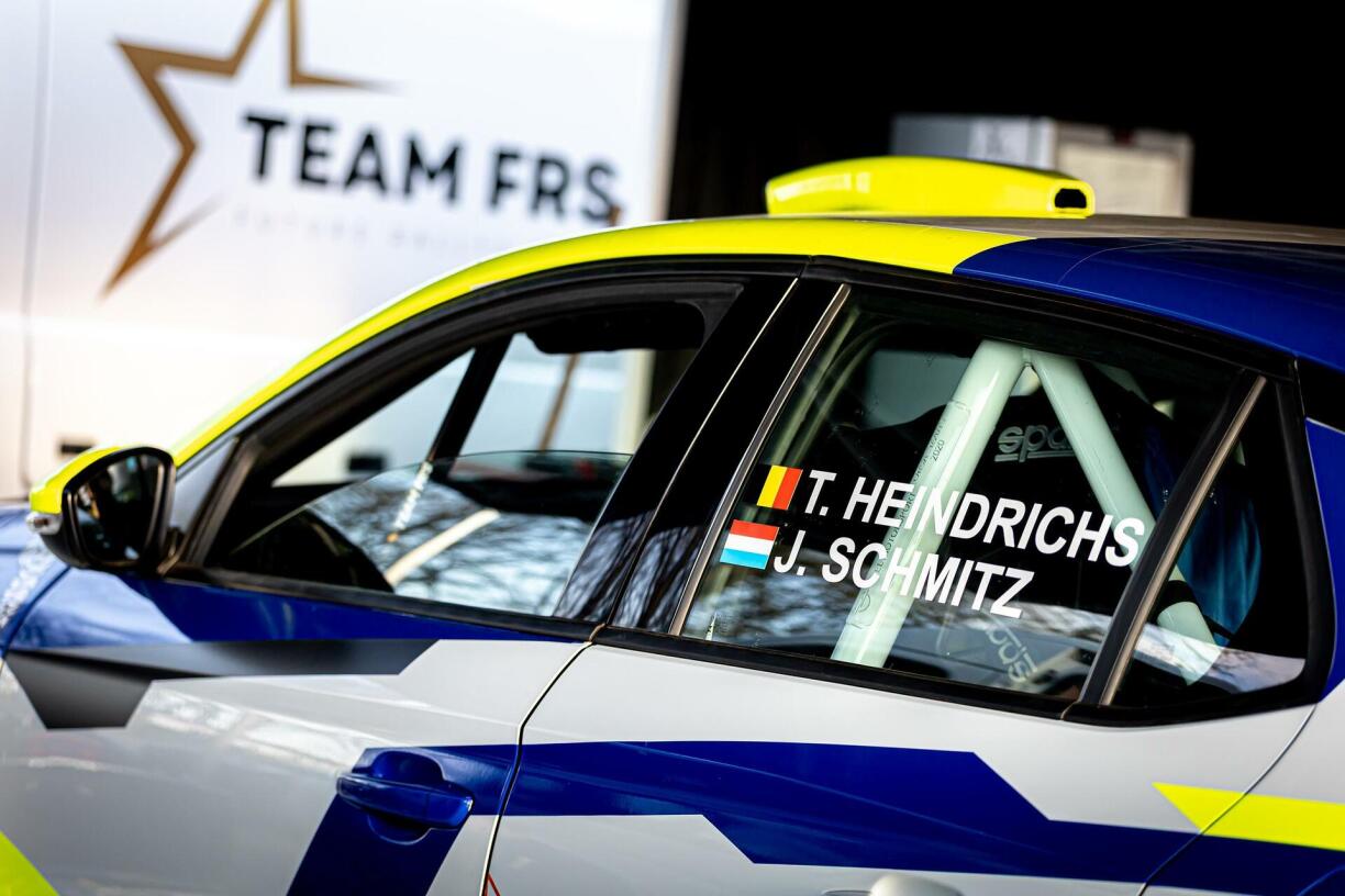 E weidere Pilot mat duebeler Nationalitéit huet sech entscheet ënner Lëtzebuerger Fändel ze fueren, dat a Persoun vum Jonas Schmitz.