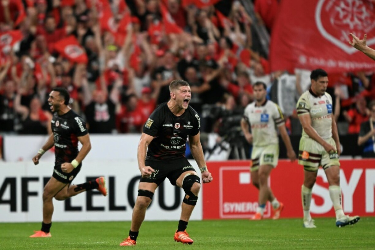 Jack Willis celebrates at the final whistle of June's French Top 14 final