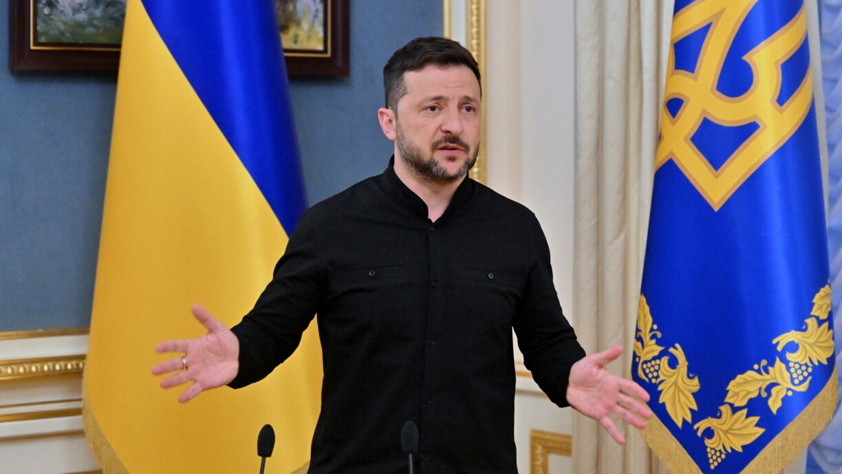Ukraine's President Volodymyr Zelensky speaks to media during a press briefing after his phone talks with the US president in Kyiv on 19 May 2025.