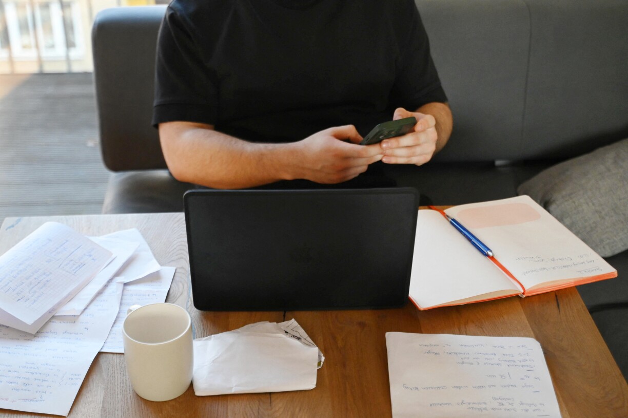 Malware um System vun de mobille Geräter beim Staat