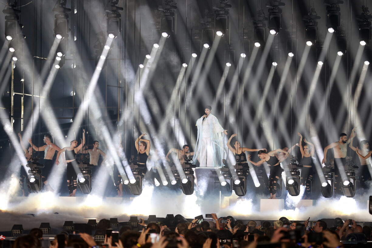 Le chanteur autrichien Johannes Pietsch, alias JJ, vainqueur du Concours Eurovision de la chanson 2025 (ESC), se produit lors d'une répétition générale pour la deuxième demi-finale du Concours Eurovision de la chanson 2026.