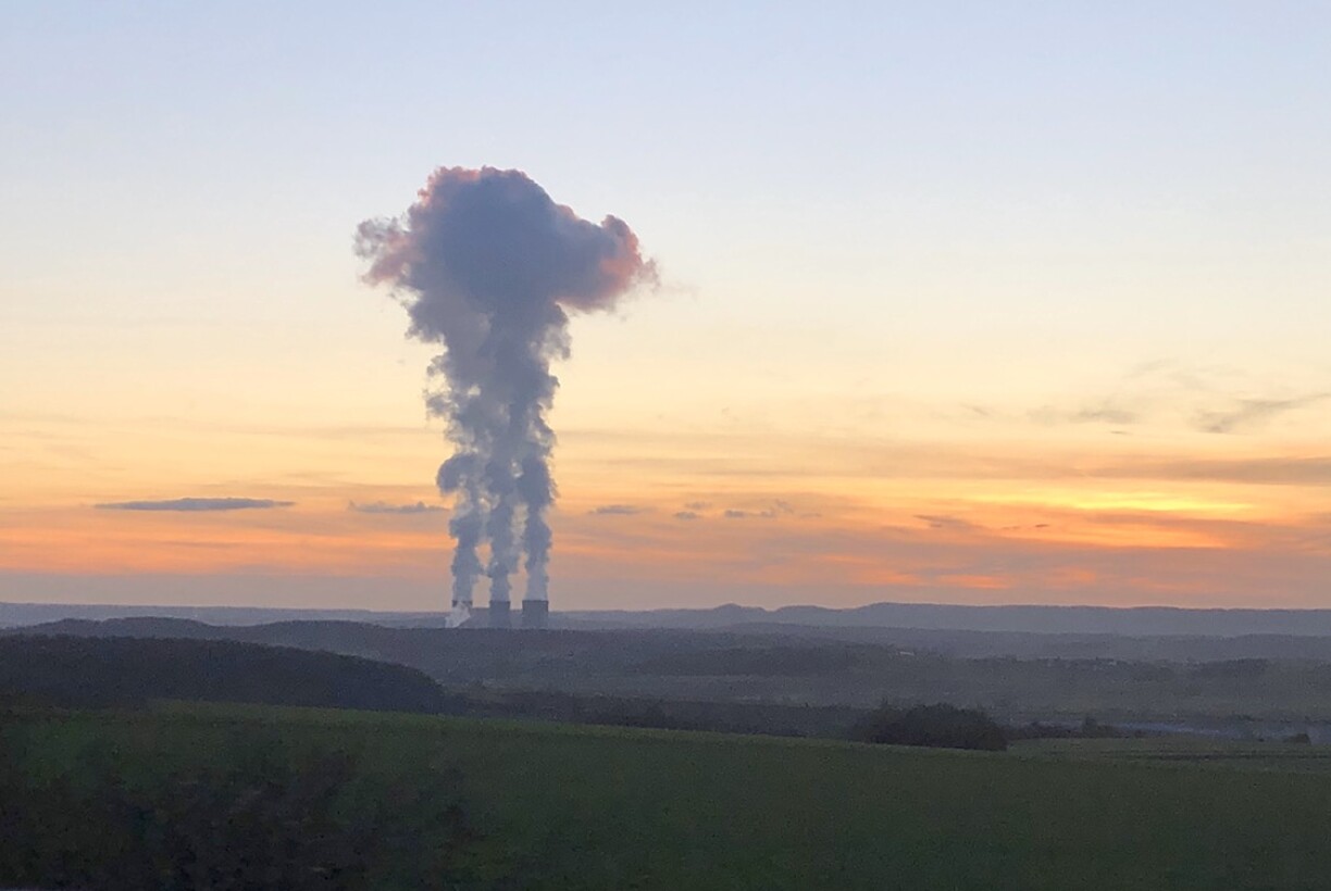 Par beau temps, la centrale de Cattenom est parfaitement visible depuis Luxembourg-ville.