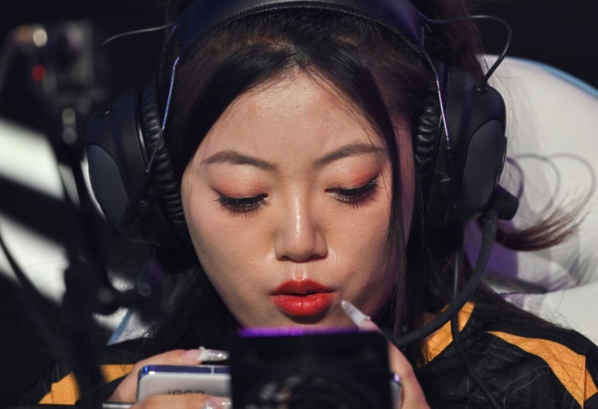 Most of China's women e-gamers play for passion rather than financial gain