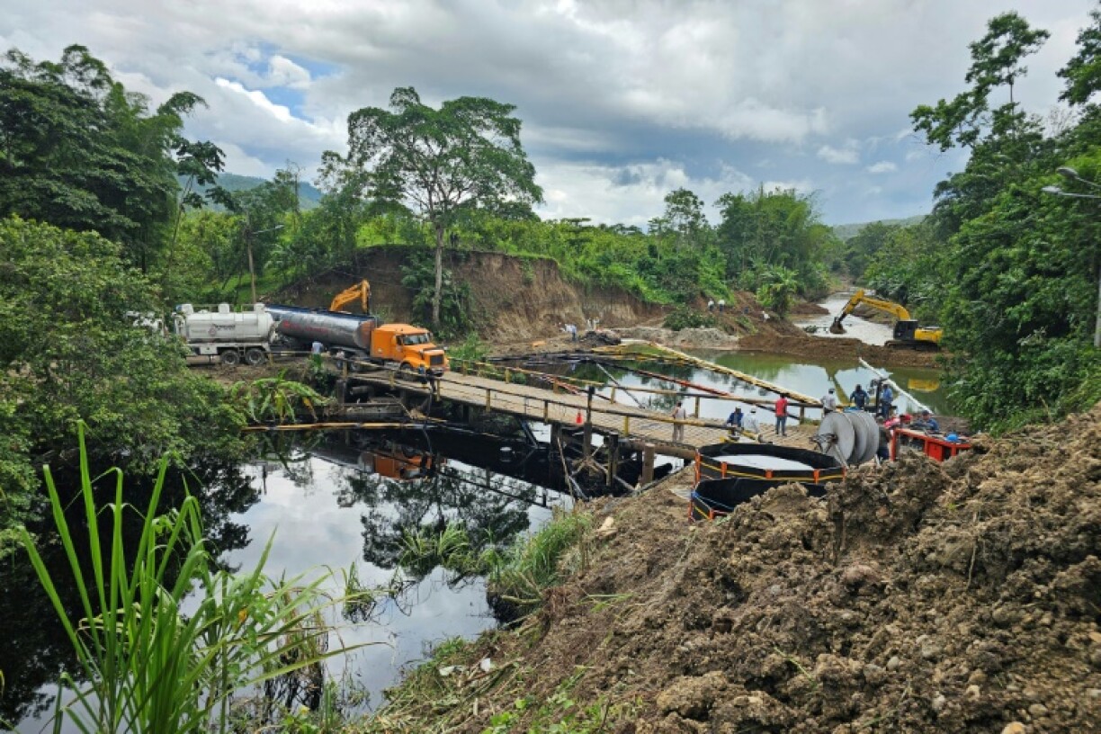 An estimated 200,000 barrels of oil are believed to have spilled