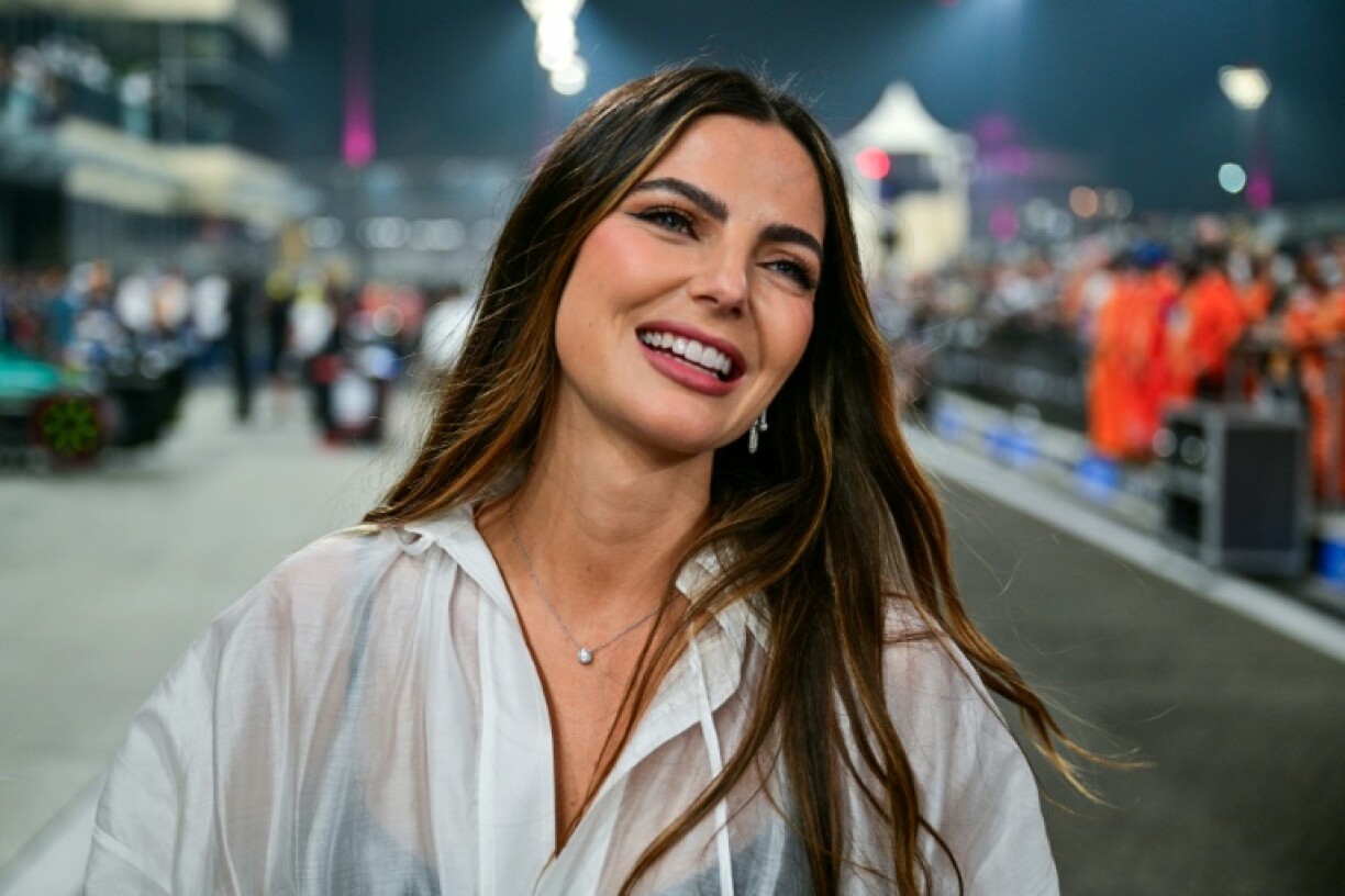 Kelly Piquet, compagne du pilote de Formule 1 néerlandais Max Verstappen, sur le circuit de Yas Marina à Abou Dhabi le 6 décembre 2025.