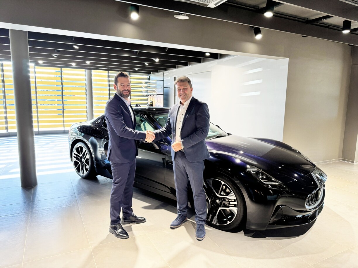 Francesco Loperfido (gauche) de l'ancien garage Intini, Marc Devillet (à droite) du groupe Autopolis