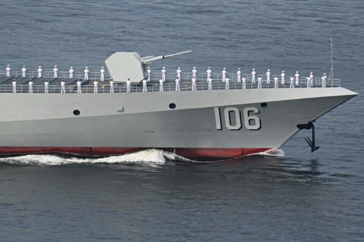 The Chinese destroyer Yanan accompanied the Shandong, China's first domestically built aircraft carrier, on a visit to Hong Kong