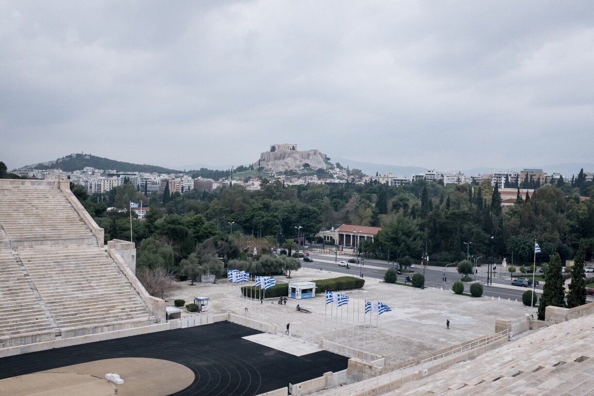 Aus dem Stadion gesäit een op d'Akropolis