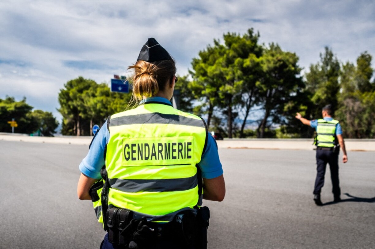 Au volant d'un fourgon rempli de tabac, un conducteur s'est livré à une dangereuse course poursuite sur l'A31.