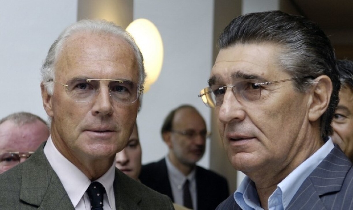 Rudi Assauer (right) with German football giant Franz Beckenbauer.
