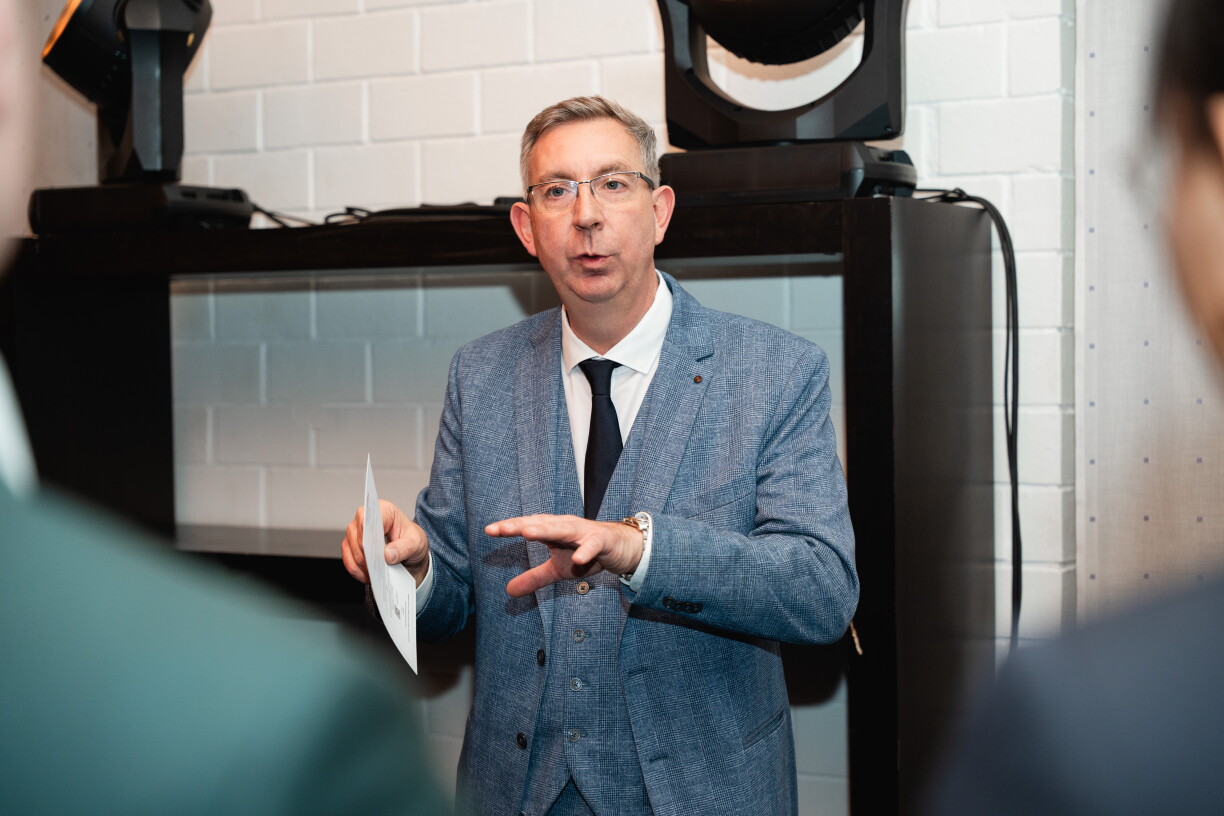 Ici en coulisses du gala du Gault&Millau Luxembourg, Laurent Fery espère retrouver progressivement ses activités et l’univers gastronomique qui le passionne.