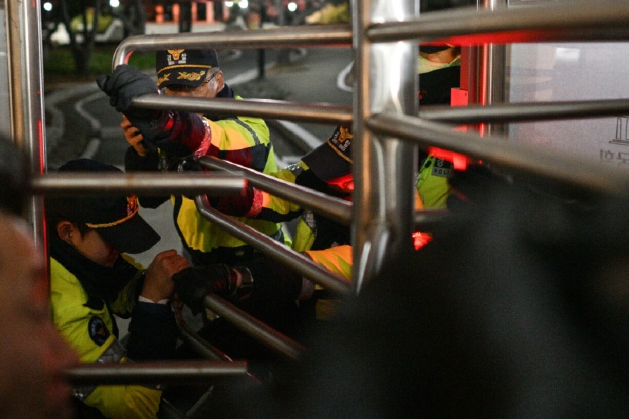 Police attempted to seal off the assembly gates, barring MPs from entering the premises