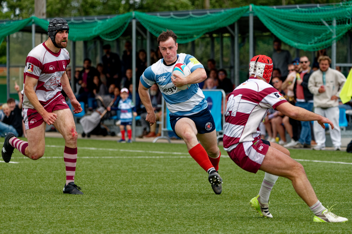 Jacob Fawsett running over for his first try