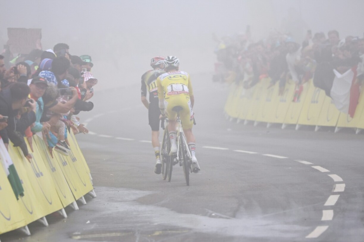 Tadej Pogacar on Jonas Vingegaard's wheel