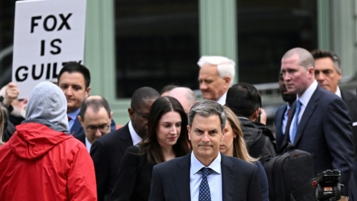 Les avocats de Fox News arrivent à la cour supérieure de l'Etat du Delaware, à Wilmington, le 18 avril 2023