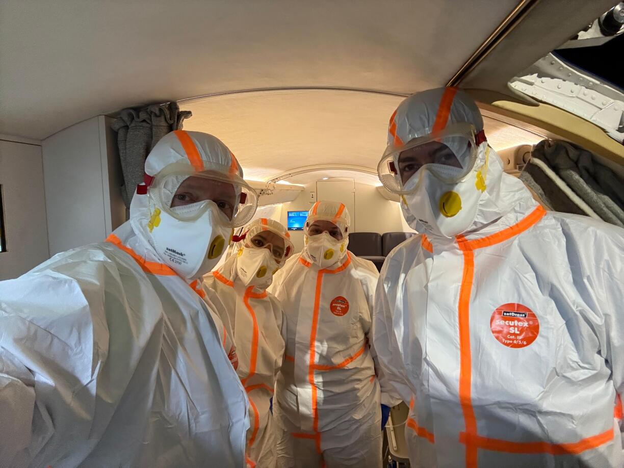 L'équipage médical peu avant le départ.